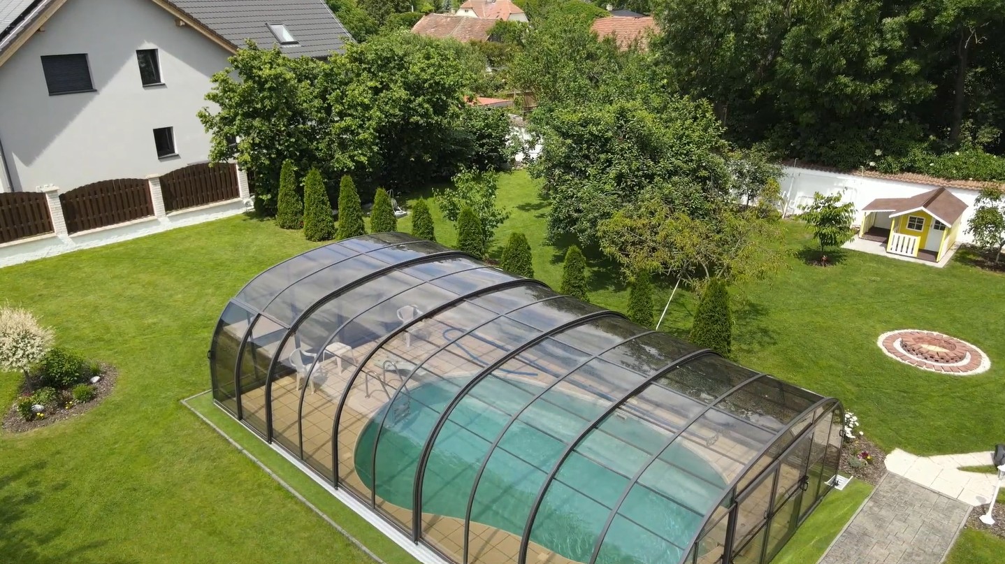 Zatřešení bazénu Laguna NEO u spokojeného zákazníka u Kladna